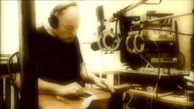 Mr David Gilmour playing Slide Guitar in his Smile Music Video