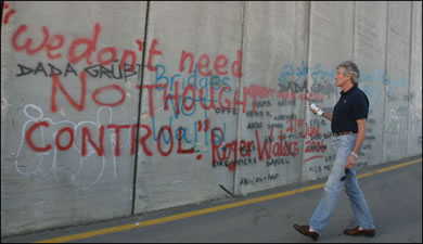 Roger Waters Graffitis Wall in Palestine!