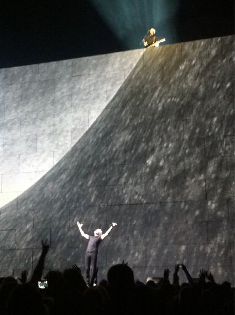 David Gilmour and Roger Waters The Wall at London O2 12th May 2011