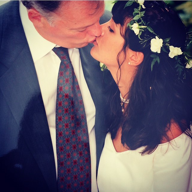 1994 David Gilmour and Polly Samson wedding kiss