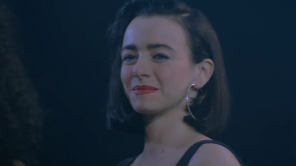 Rachel_Fury_Performing_in_1988_at_NYC_for_Pink_Floyd,_Delicate_Sound_Of