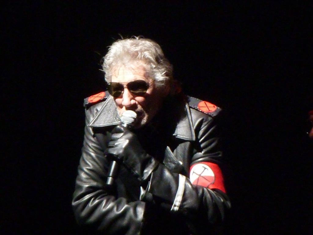 2011-05-14 Roger Waters London O2 Pictures