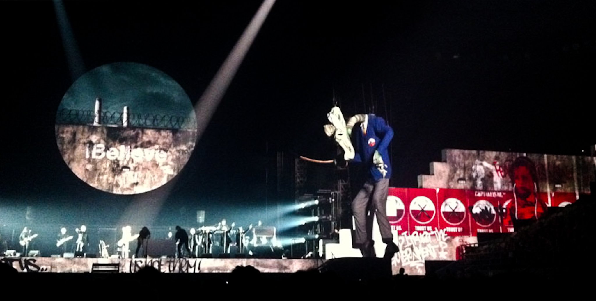 2012-02-07 Roger Waters - Rod Laver Arena - Australia (Photos: Kent Rowston, Andrew Bishop)