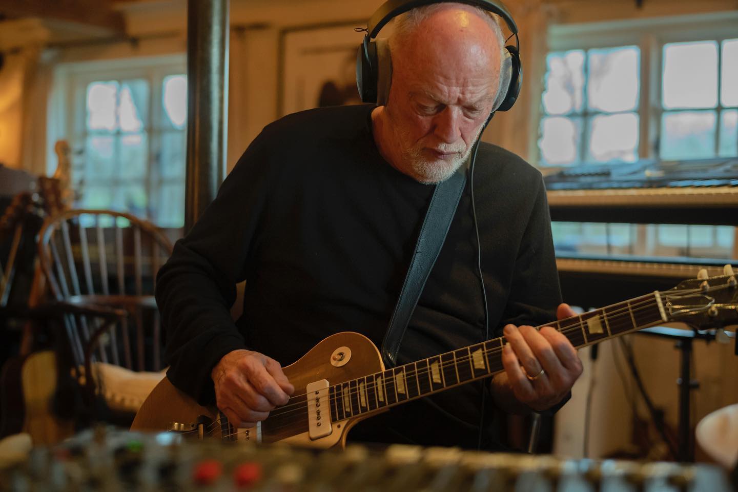 David-Gilmour-New-Album-2024-6.jpg