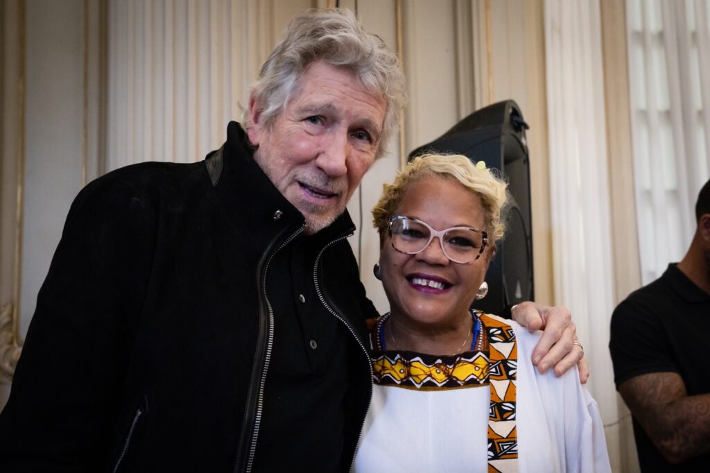 Roger Waters Pedro Ernesto Medal Brazil pic 4