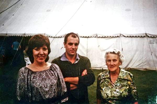 1981 Essex, Syd Barrett with sister Rosemary and mother Winifred