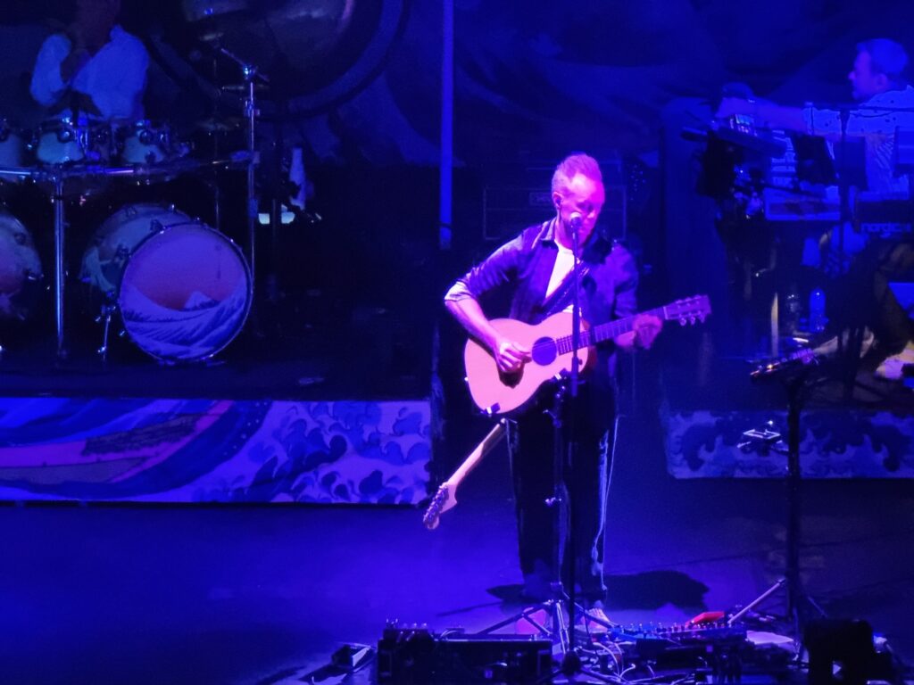 08 Gary Kemp Acoustic on Stand