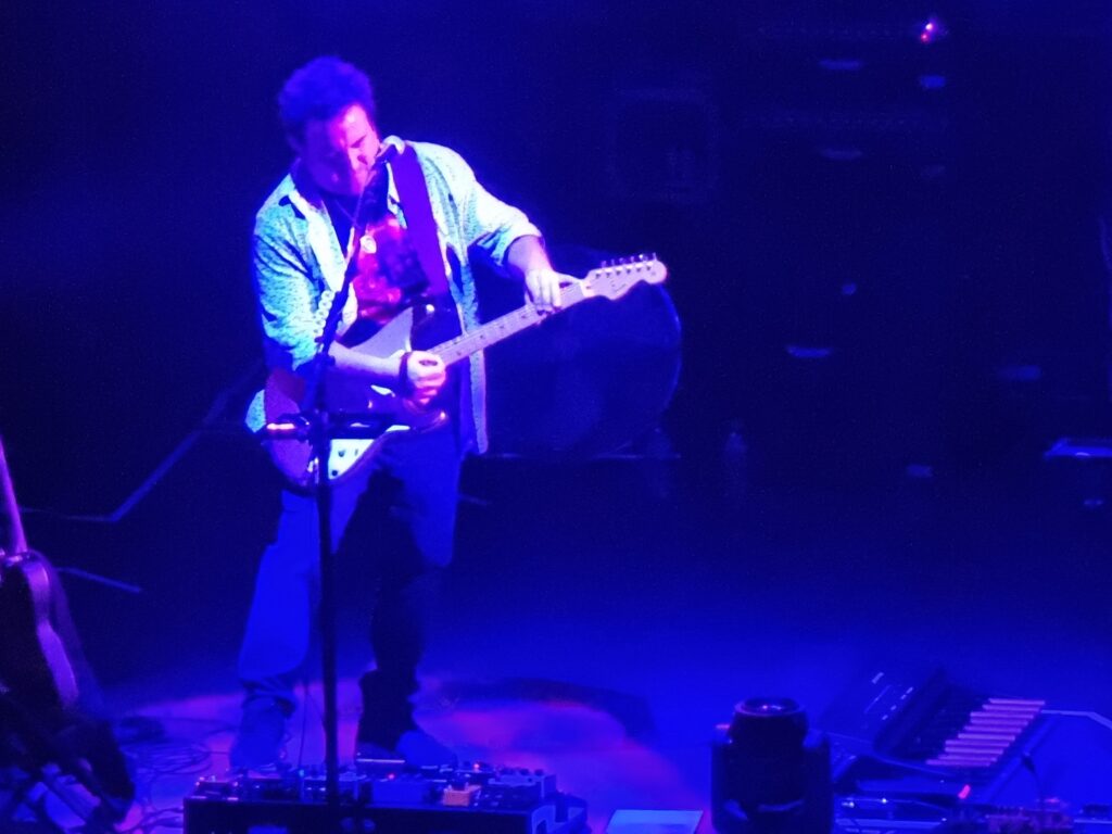 22 Lee Harris slide guitar being Syd