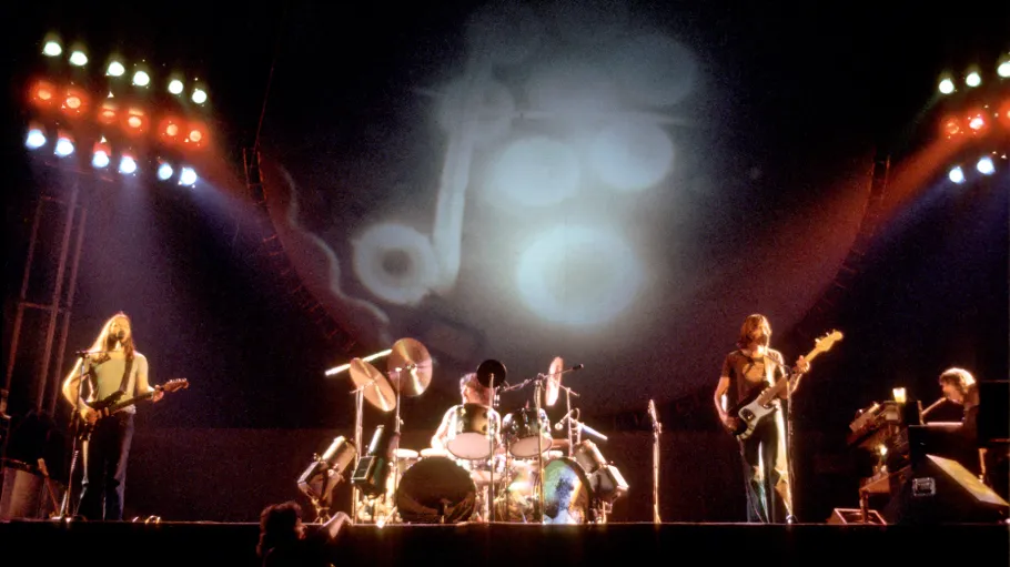 1975-04 April Pink Floyd concert at Los Angeles Memorial Sports Arena in Los Angeles, California