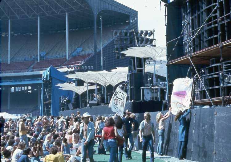 1977-06-25 Municipal Stadium, Cleveland, Ohio, USA, June 25th 1977