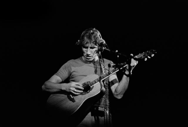 1977 Roger, Anaheim Stadium, Anaheim, California, USA, May 7th 1977