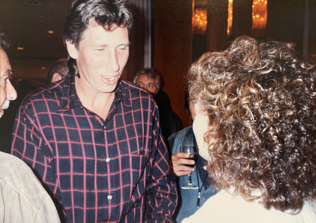 1990 The Wall Live in Berlin Backstage candid photos (4)